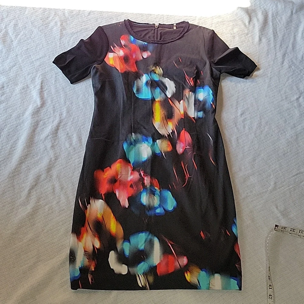 Elie Tahari Black Red Floral Dress Size 10  EUC - Picture 2 of 11